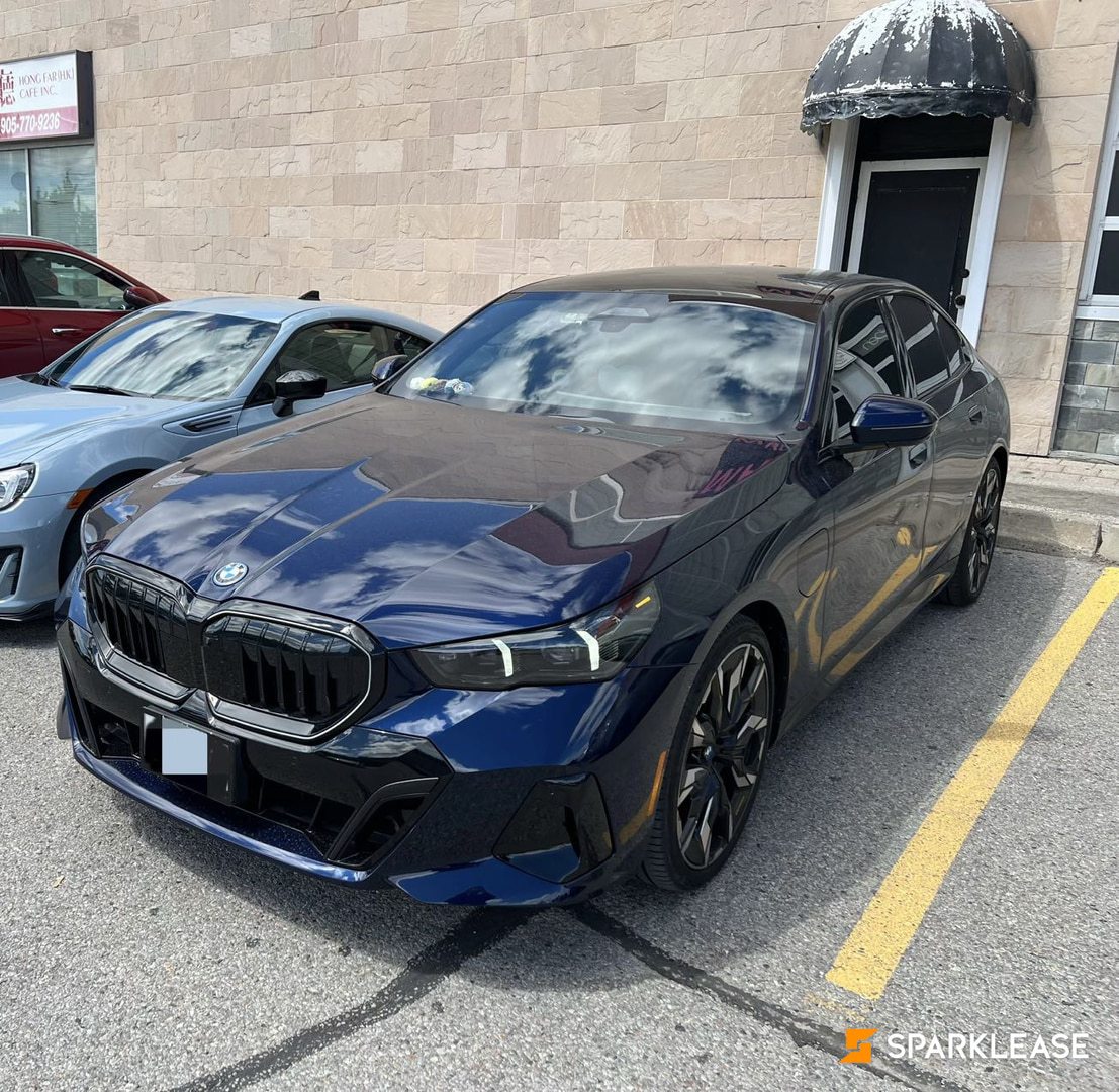 2025 BMW 5 Series 550e xDrive Sedan, 多伦多, 转LEASE