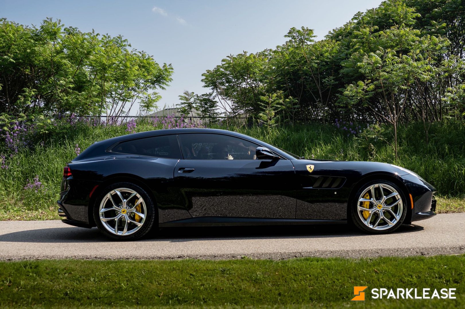 2018 Ferrari GTC4LussoT, 多伦多, 转LEASE