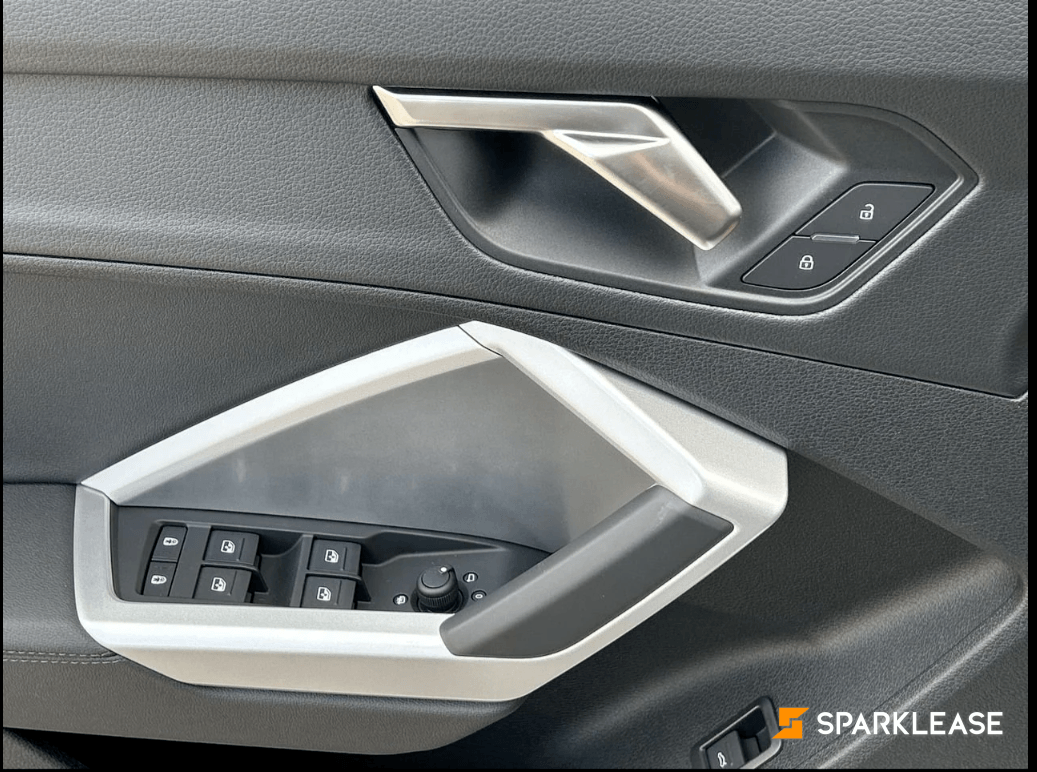 2024 Audi Q3 Komfort 45 TFSI quattro, 多伦多, 原厂Lease方案