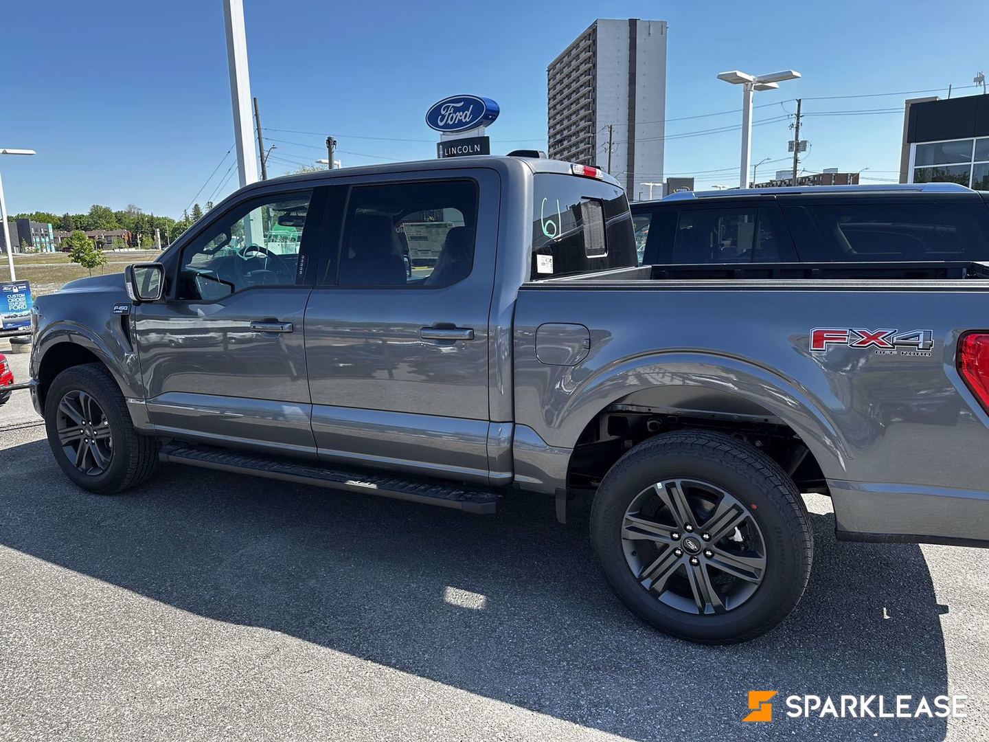 2023 Ford F-150 LARIAT 4WD SuperCrew 5.5' Box, 多伦多, 转LEASE