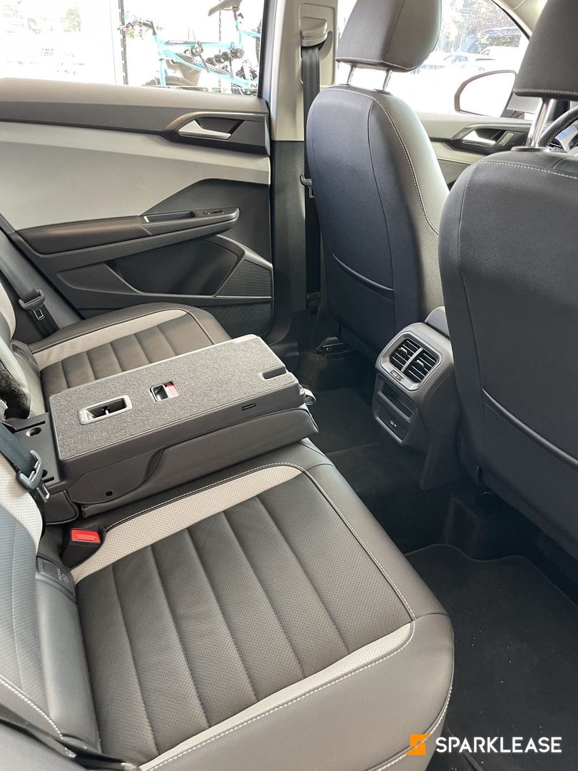 2023 Volkswagen Taos Highline 4MOTION *Ltd Avail*, Toronto, Lease Transfer