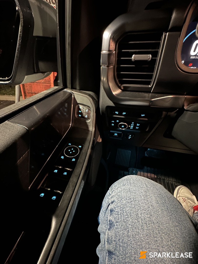 2023 Ford F-150 LARIAT 4WD SuperCrew 5.5' Box, Toronto, Lease Transfer