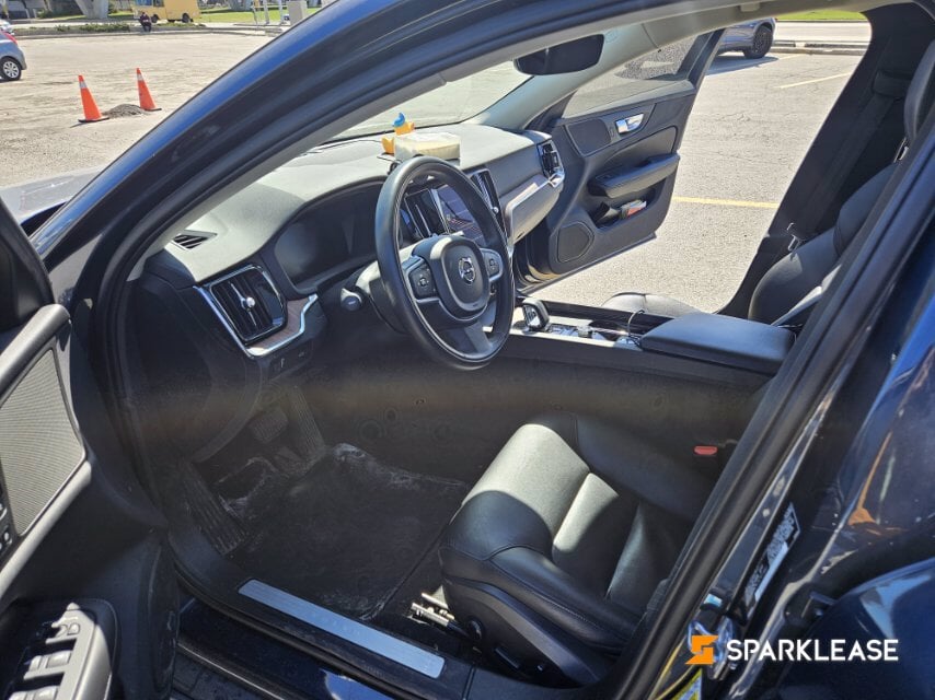 2022 Volvo S60 B5 AWD Momentum, Toronto, Lease Transfer