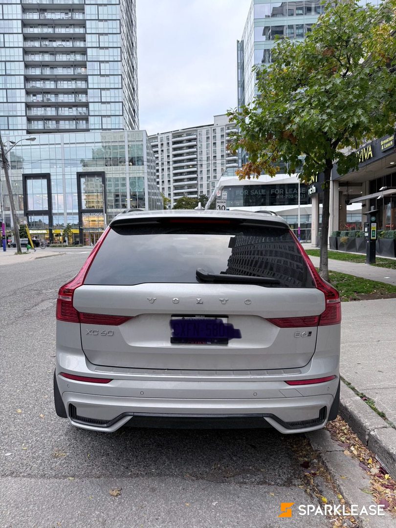 2022 Volvo XC60 B6 AWD R-Design, 多伦多, 转LEASE