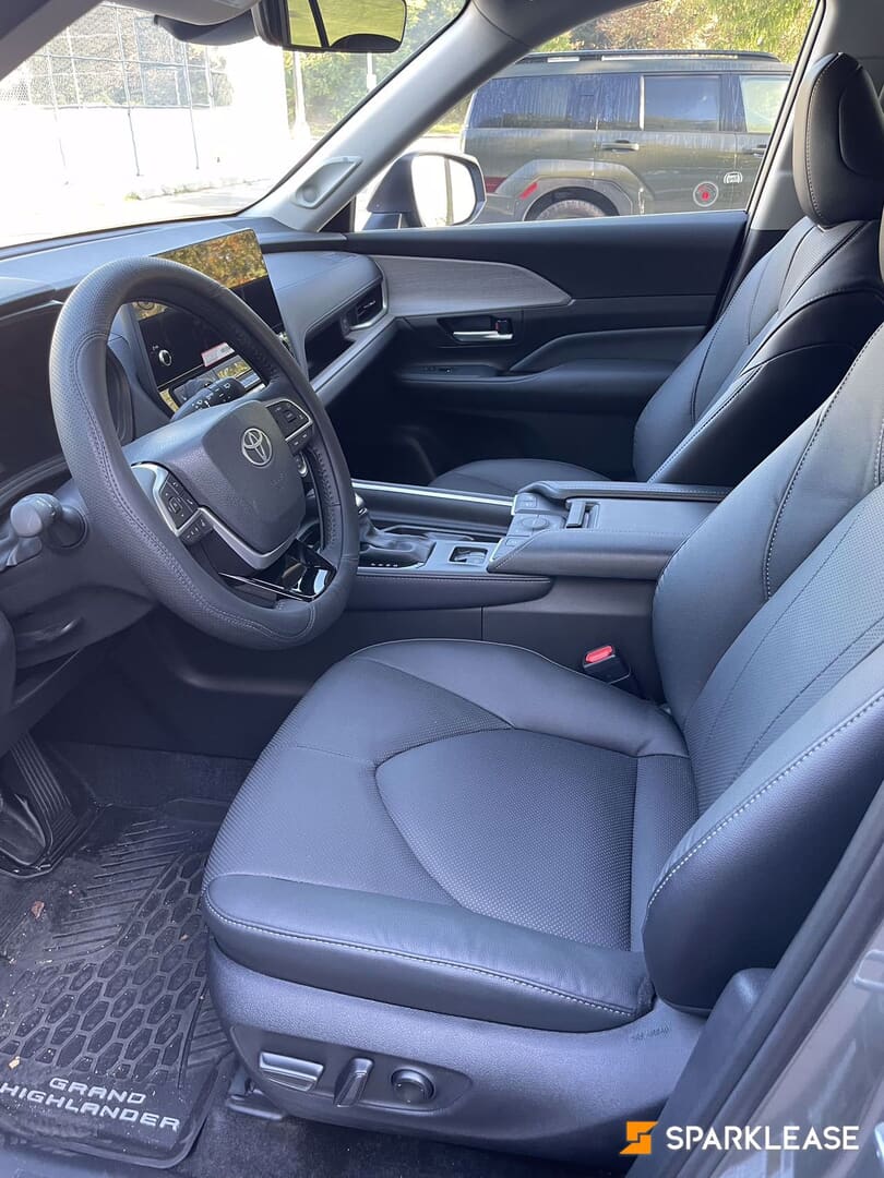 2025 Toyota Grand Highlander Hybrid Limited AWD, Toronto, Lease Transfer